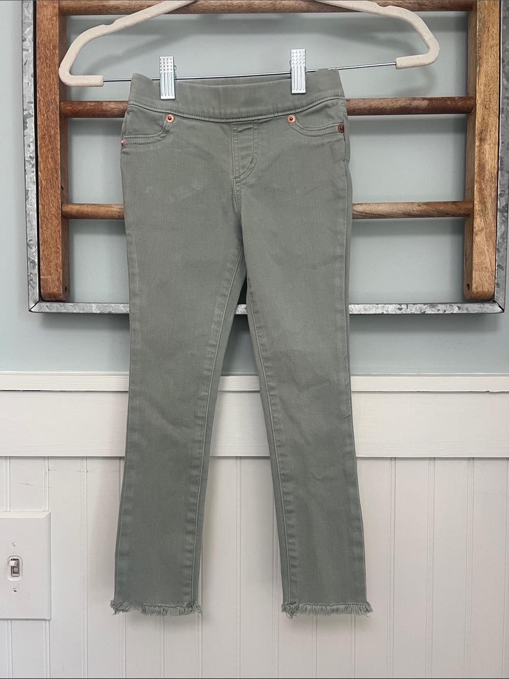 Vineyard Vines girls, green stretch, jean leggings, size 5